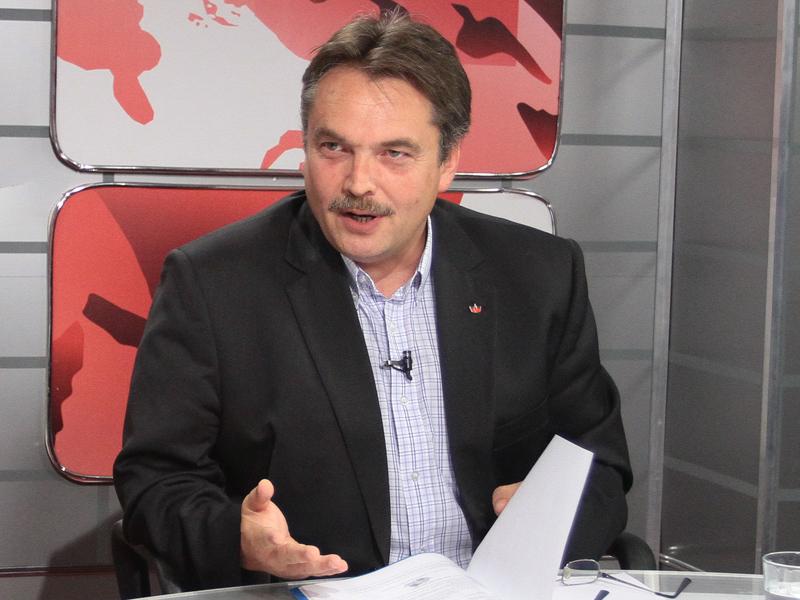 Vot de blam pentru politica Inspectoratului Şcolar: nu se comasează şcolile