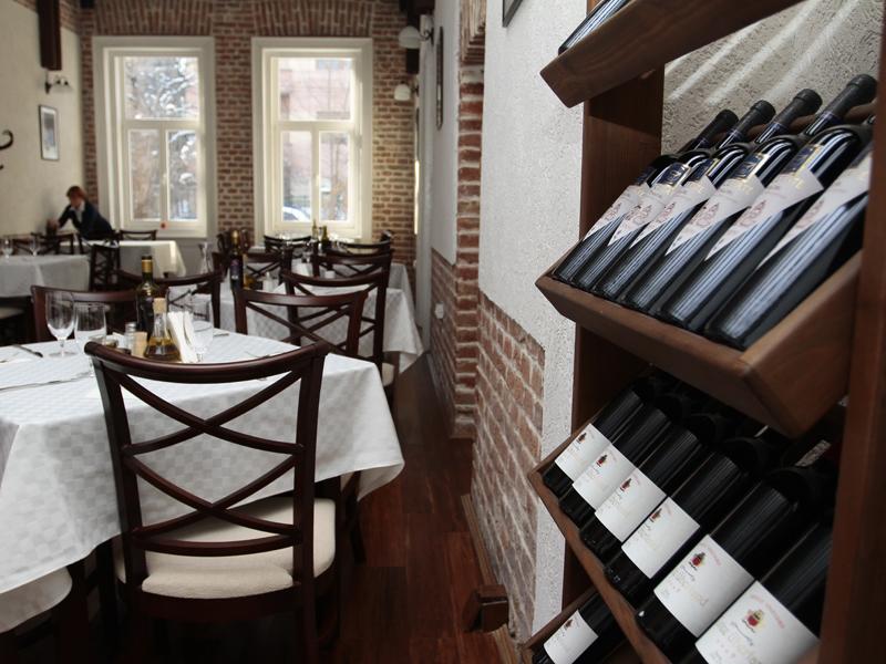 Unde ieşim: Restaurantul unde stilul steakhouse este “omagiat” ca în America
