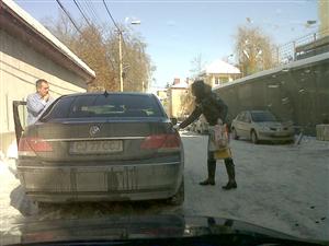 Aniversare după gratii. Apostu, vizitat de soţie şi de avocată
