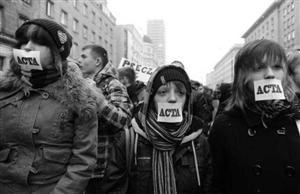 USL e împotriva adoptării secrete a ACTA. În Parlamentul European, românii au votat împărţit