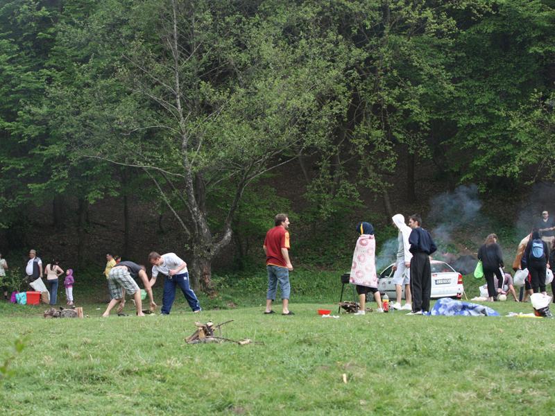 Noi reguli pentru picnic. Cine nu le respectă riscă amenzi de până la 5.000 lei