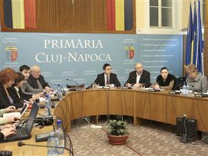 Autobuz special şi carduri de reduceri pentru turişti la Cluj
