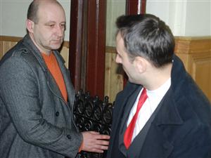Şeful Vămii s-a dus la Cluj pentru patru “cartoane” şi a fost prins cu 4.000 de euro
