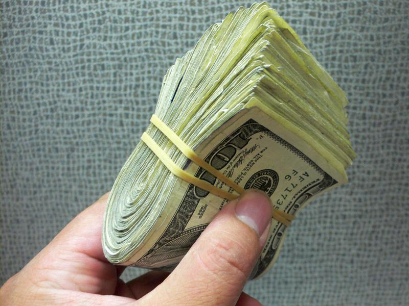 Contract cu dedicaţie pentru cămătari