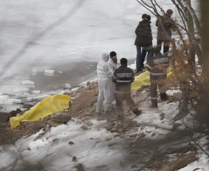 Raport IML: Bărbatul şi cei doi copii ai săi recuperaţi din lacul Tarniţa au murit înecaţi