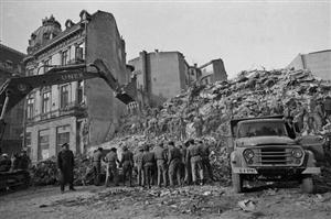 Mărturii din 4 martie 1977: Erau mormane de moloz şi oameni care scormoneau să scoată oameni