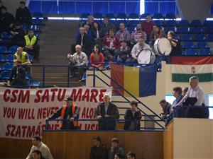 Meci cu scandal! Steagul Ungariei, arborat în Sala Sporturilor din Cluj