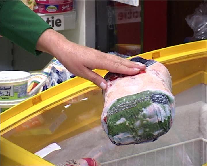 Tone de carne expirată, gata să fie pusă în vânzare la Cluj VIDEO