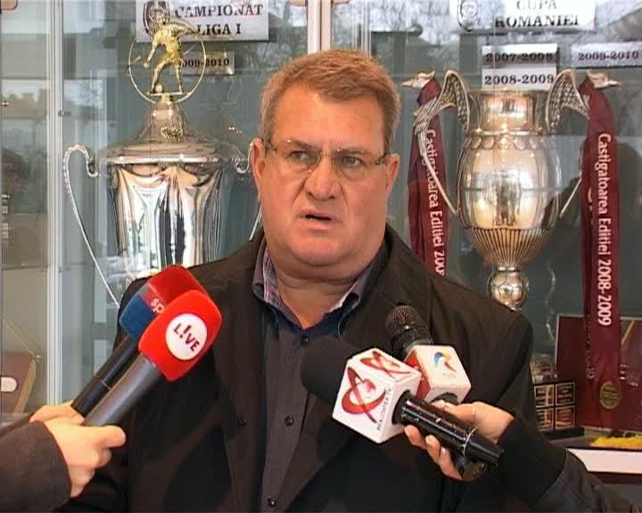 A luat apărarea rivalilor de la 