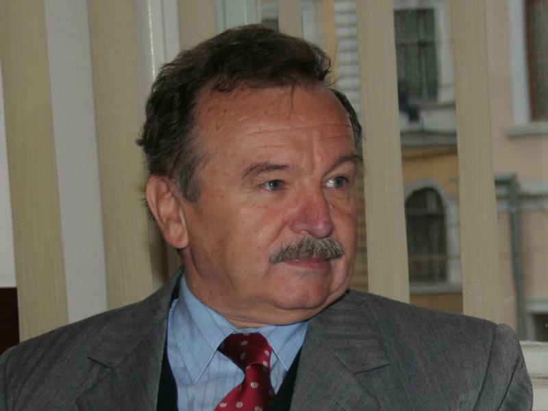 Rectorii clujeni inaugurează un campionat de fotbal