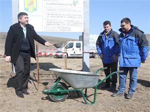 A început construcţia depozitului ecologic de gunoaie: adio, Pata Rât