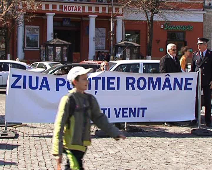 Simulări DIAS, demonstraţii cu câini poliţişti şi lecţii de circulaţie la Ziua Poliţiei VIDEO