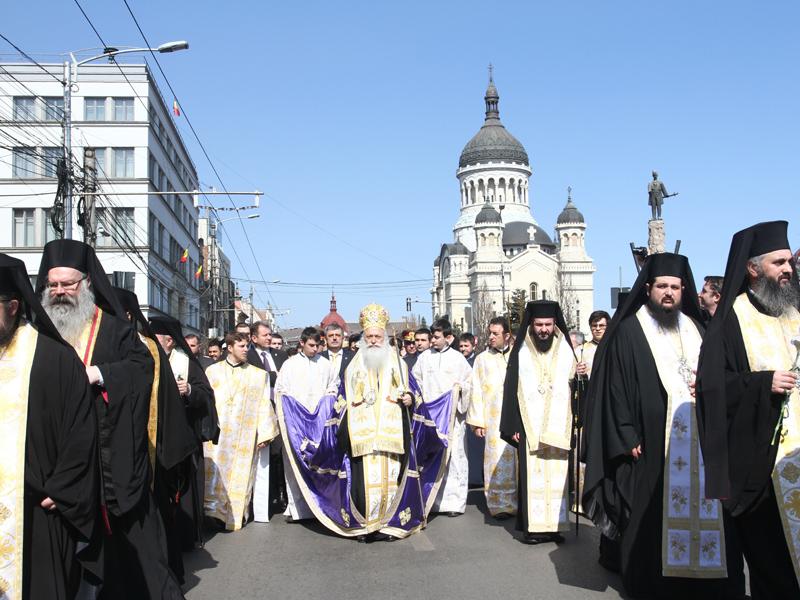Mii de clujeni, la sărbătoarea de hram a mitropoliei “ciuntite”