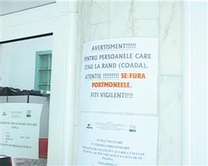Şi fără serviciu, şi fără portofel VIDEO