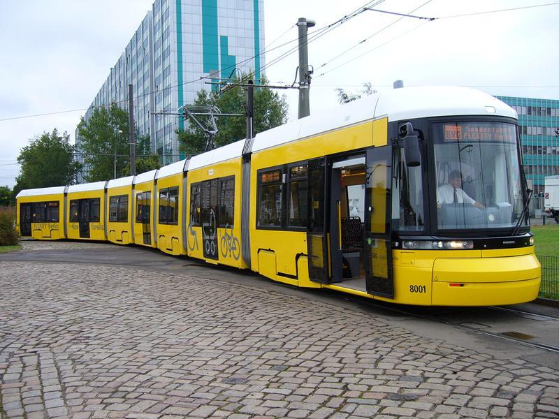 Primul tramvai de la PESA, pe liniile din Cluj din 1 iunie VIDEO