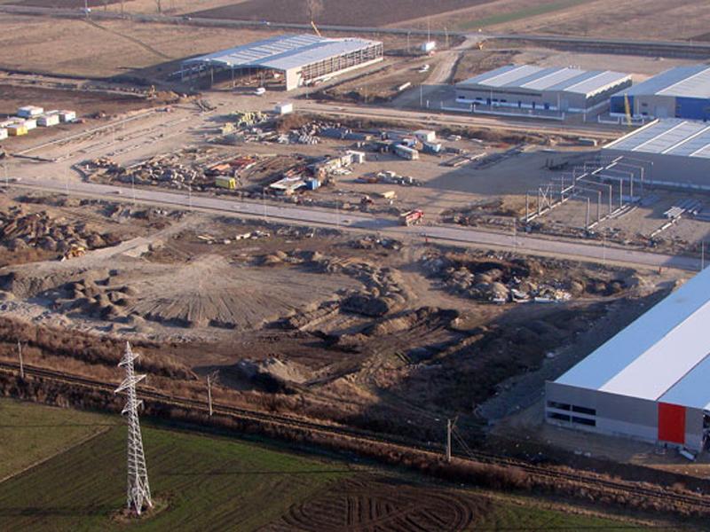 Spaniolii şi clujenii construiesc fabrici şi depozite în 2012
