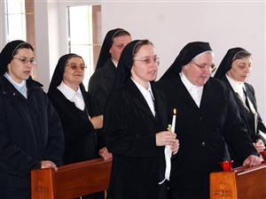 SUPLIMENT BUNAVESTIRE -aleasă sărbătoare pentru surorile de la Mănăstirea Maicii Domnului şi Mănăstirea Sfânta Macrina din Cluj-Napoca 