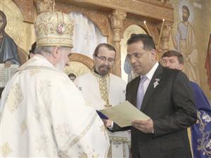 Călin Mitică, onorat cu “Crucea Transilvaniei” pentru sprijinirea proiectelor Arhiepiscopiei clujene FOTO / VIDEO