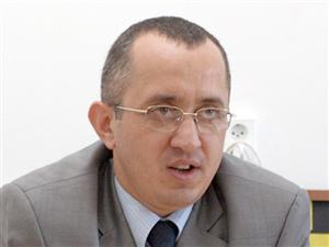 Despre construcţia politică a lui Mihai Răzvan Ungureanu