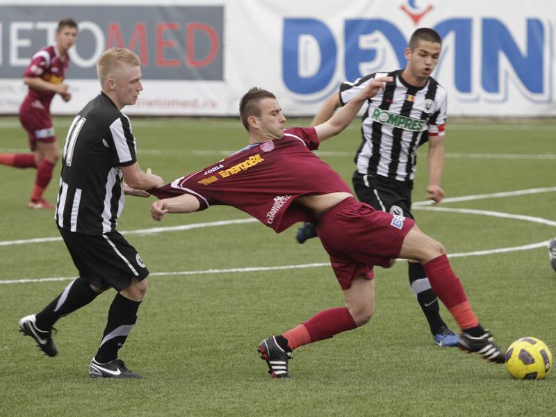 “U” şi CFR şi-au împărţit victoriile în mini-derby-ul Clujului