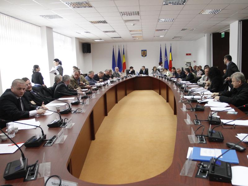Consiliul Judeţean împarte peste 700.000 de lei pentru biserici