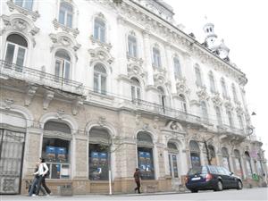 “Conti”, de la galerii comerciale la licitaţie cu strigare