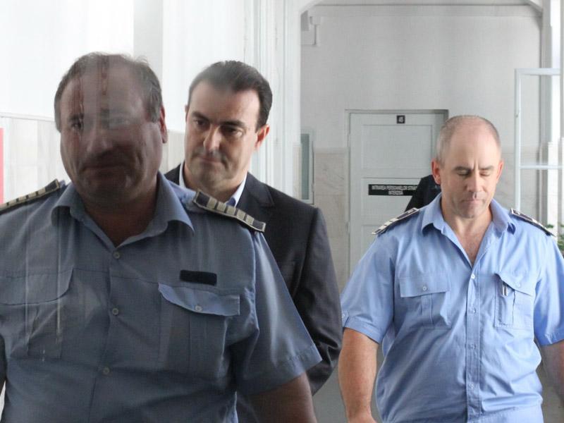 Relaţiile şi prieteniile nu îl lasă pe fostul primar Sorin Apostu să iasă de după gratii