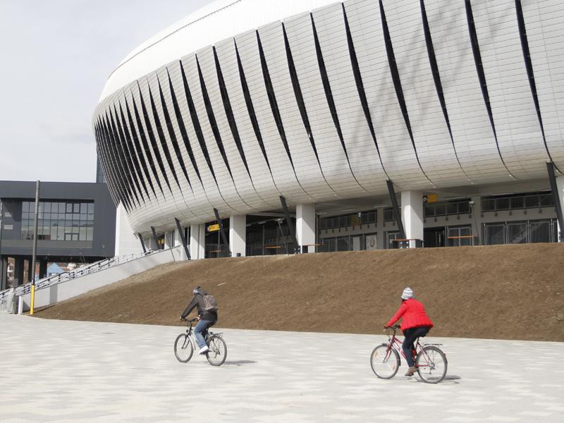 S-au ieftinit spaţiile cu destinaţie comercială din incinta Cluj Arena