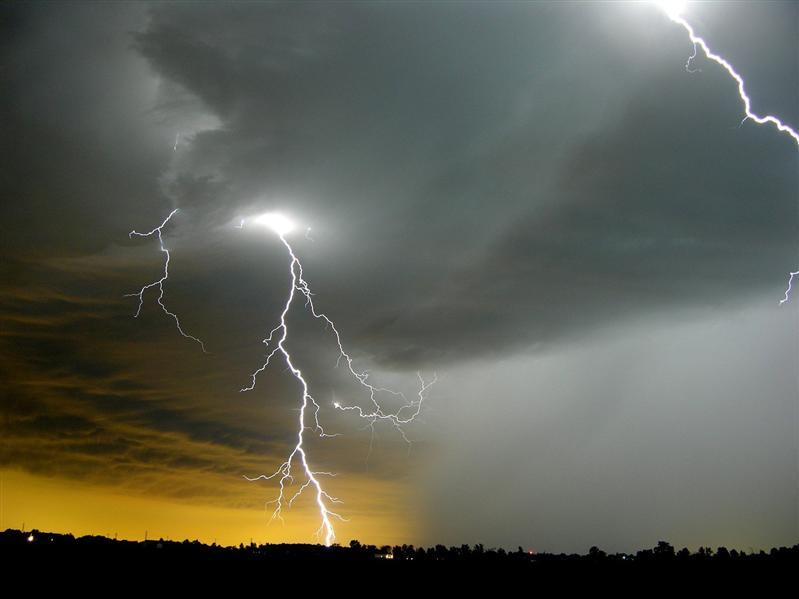 Avertizare meteo: Ploi torenţiale în intervalul 16-18 mai 