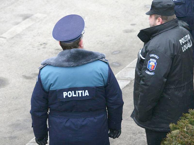 Poliţiştii fac lobby pentru a obţine locuinţe şi salarii mai mari