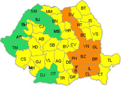 Cod portocaliu de ploi şi vijelii în 11 judeţe şi Capitală