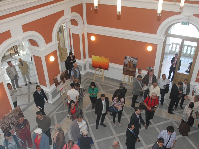 Cazinoul, readus în viaţa oraşului cu bani europeni şi panglică oranj