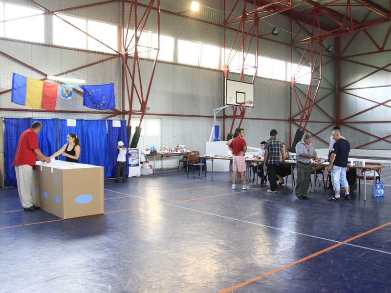 Incidente minore, dar tensiune mare la alegerile din Cluj