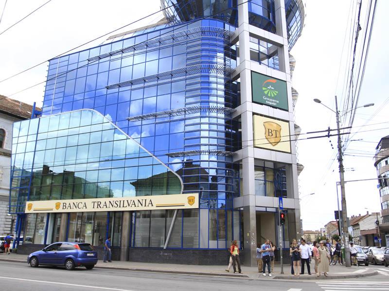 Mişcări de trupe în clădirea albastră: pleacă BT, vine EBS
