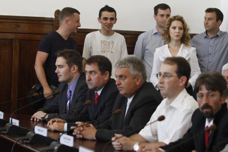 Abia aleşi consilieri judeţeni, au fost daţi afară. Vezi ce au de spus excluşii din Partidul Poporului
