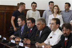 Abia aleşi consilieri judeţeni, au fost daţi afară. Vezi ce au de spus excluşii din Partidul Poporului