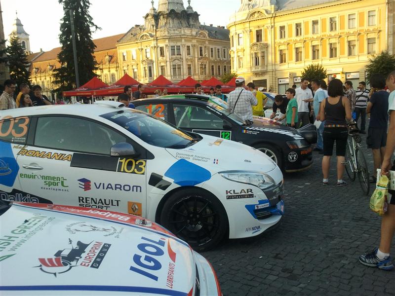 Clujenii s-au fotografiat cu bolizii de la Transilvania Rally FOTO