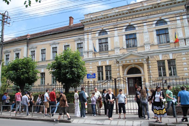 Începe “bacul” scris la Cluj cu 5.000 de absolvenţi şi 600 de camere video