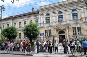 Începe “bacul” scris la Cluj cu 5.000 de absolvenţi şi 600 de camere video