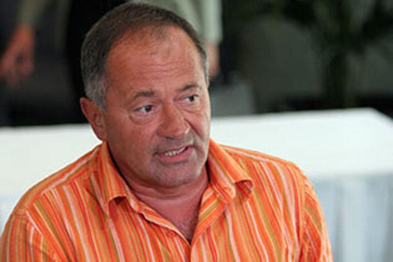 A doua suspendare a preşedintelui-jucător