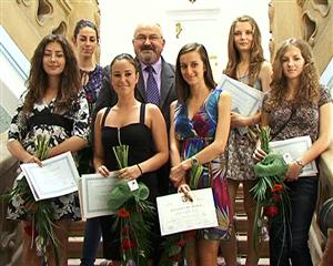 Absolventele de 10, premiate şi de Prefectură VIDEO