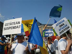 Mii de susţinători ai lui Băsescu la mitingul din centrul Clujului FOTO / VIDEO