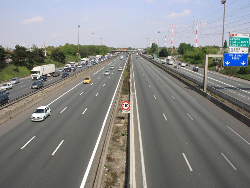 Sunteţi şofer şi circulaţi în Franţa? Sunteţi obligat să aveţi aparat etilotest.