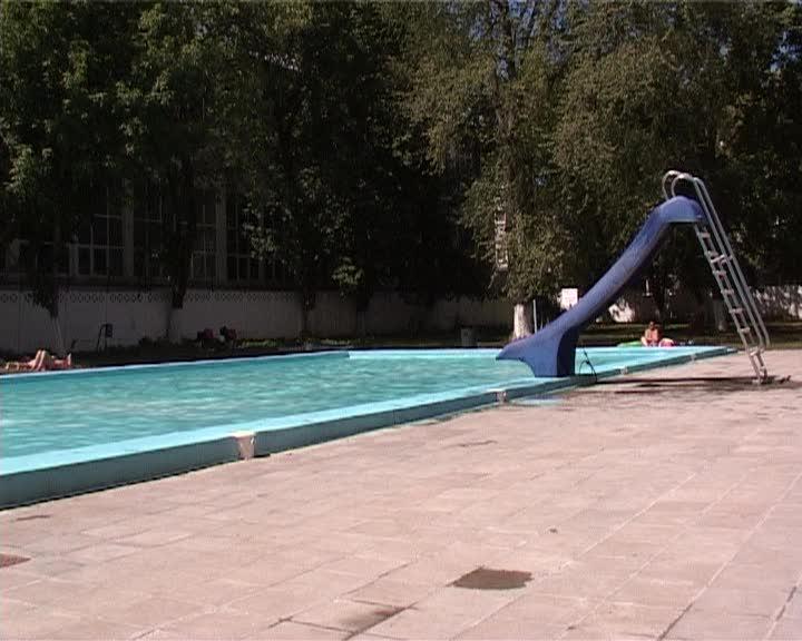 Ce rişti dacă faci baie la ştrand VIDEO
