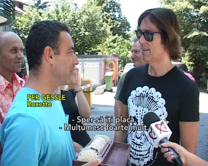 Fanii Roxette au aşteptat trupa la hotel. De ce a primit trupa un vin vechi VIDEO