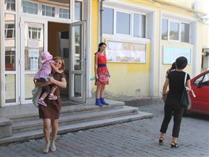 Bătaie pe locurile de profesori de limba română: 26 pe un post 