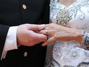Maghiarii, îndemnaţi să se căsătorească doar între ei