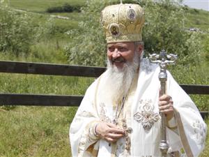 Mitropolitul Andrei pe jos, în pelerinaj la Mănăstirea Nicula