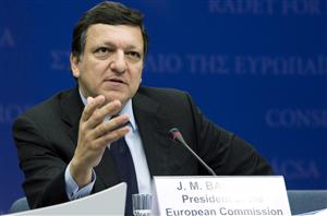 Președintele Comisiei Europene: Este crucial ca Guvernul să răspundă fără întârziere Curții Constituționale