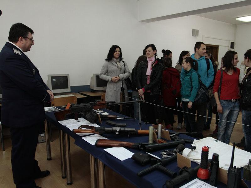 Concurenţă aprigă la Şcoala de Poliţie, în ciuda riscului de şomaj